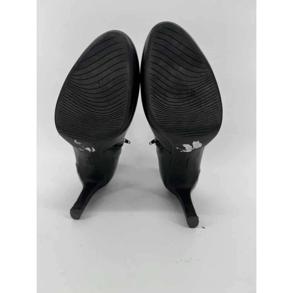 Clarks Collection Women Black Leather Ankle Boots Side Zip Heel Size 8M